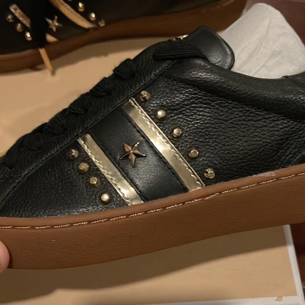 Z).  Michael Kors Frankie Stripe Leather Sneaker Black Palegold size 6M 36 - Picture 7 of 8